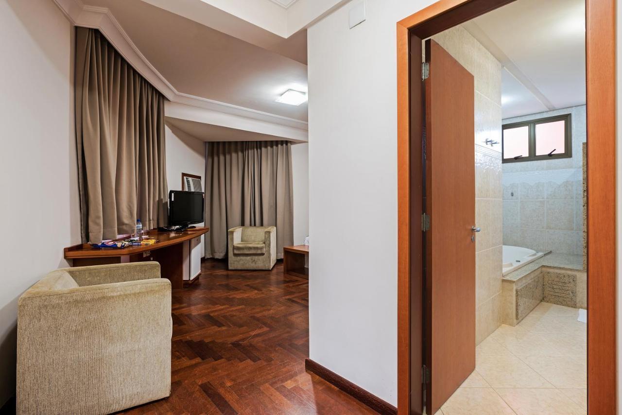Hotel Astron Ponta Grossa Plaza Exterior foto